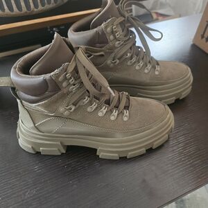 Zara Olive Green Chunky Heel Combat Hiking Boots